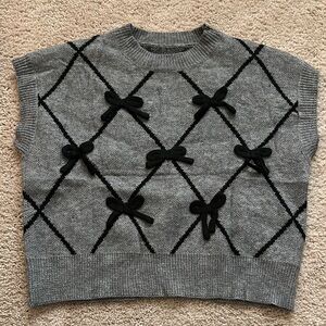 Soly Hux short sleeve bow sweater